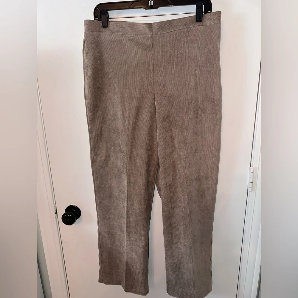 NWT Classic Fit Alfred Dunner stretchy waist pull up Loose Pants size 14 #1674